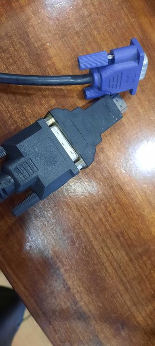 monitor de computador  e teclado