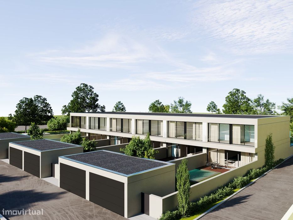 Fantastic T4 Detached House with Two Suites, New