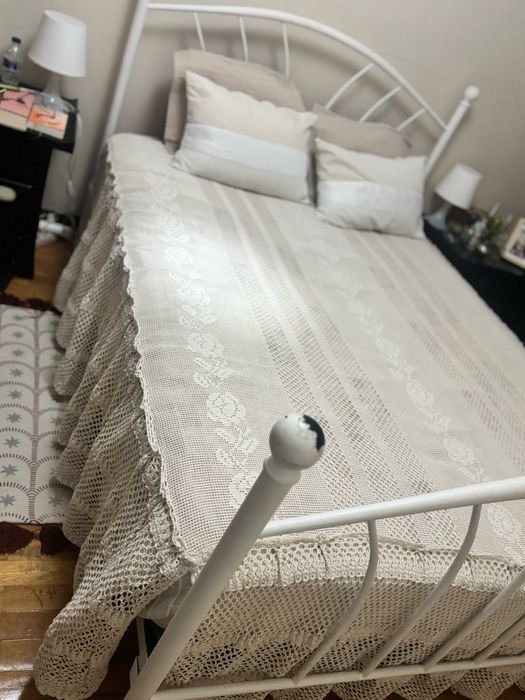 Cama de ferro pintada de branco 1,40/1,90
