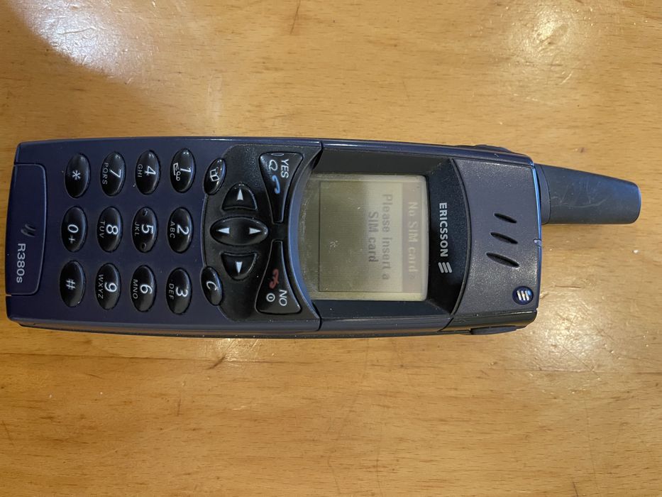 Смартфон SONY ERICSSON R380s