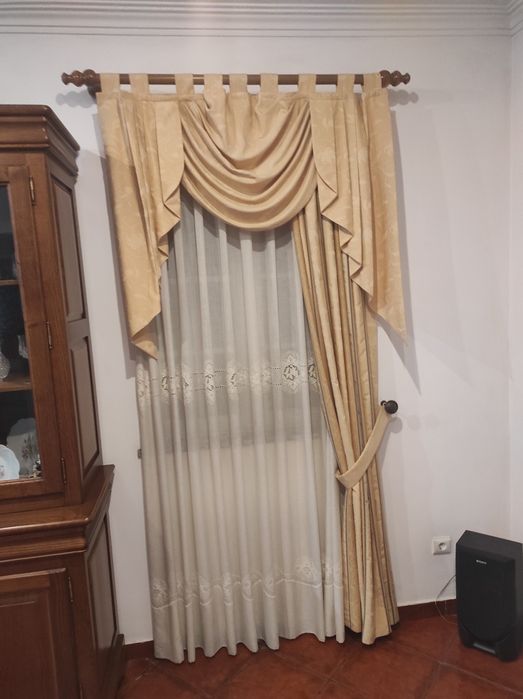 Conjunto de três cortinados completos