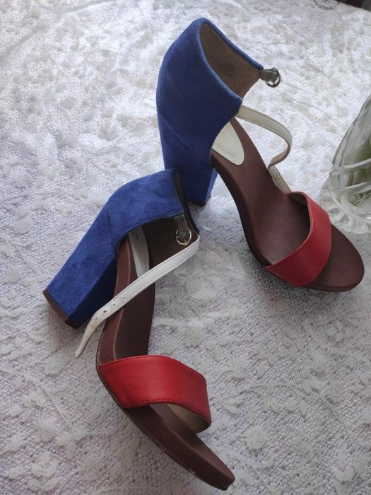 Босоніжки жіночі