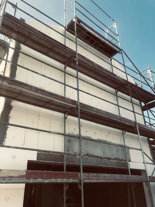 Pinturas e capoto sobre orçamentos