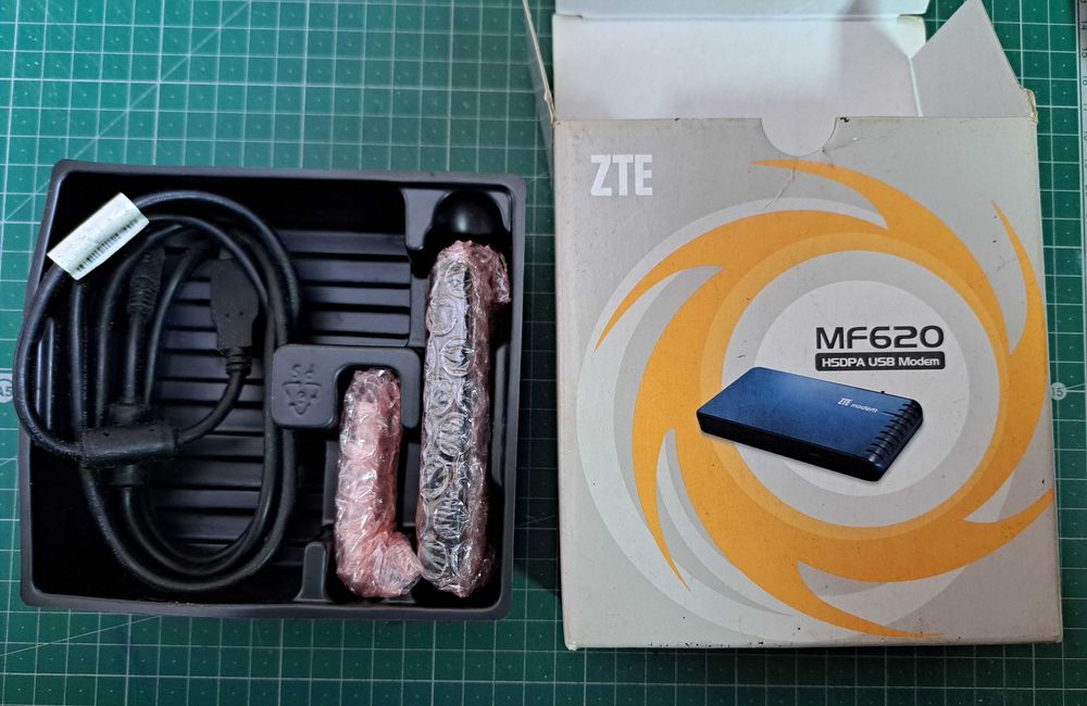 Modem USB HSDPA ZTE MF620 para rede móvel