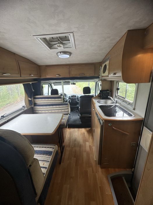 Autocaravana de 2006 de 6 lugares com Muitos Extra