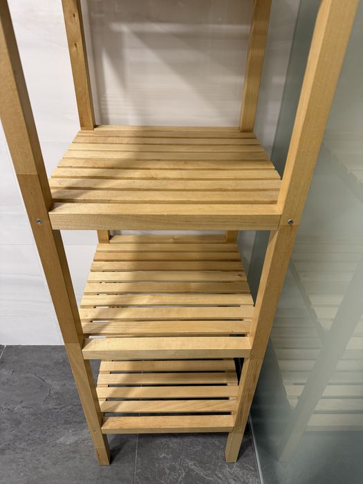 Estante de madeira IKEA