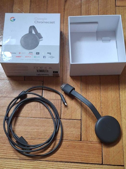 Медіаплеєр Google Chromecast (3rd Gen) Black підключається до HDMI