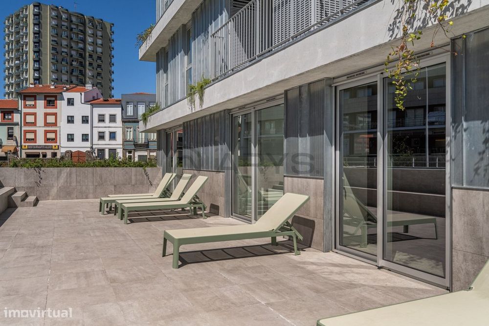 Apartamento T0 Novo em condomínio fechado com Varanda