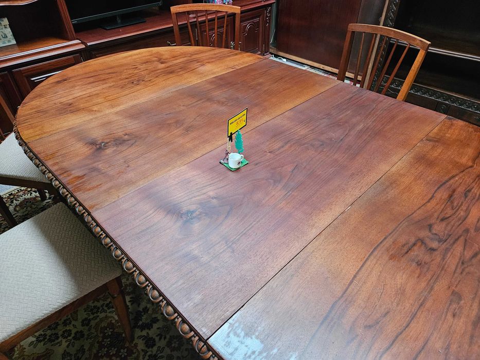 Mesa antiga em madeira maciça - extensível - óptimo estado geral - Só