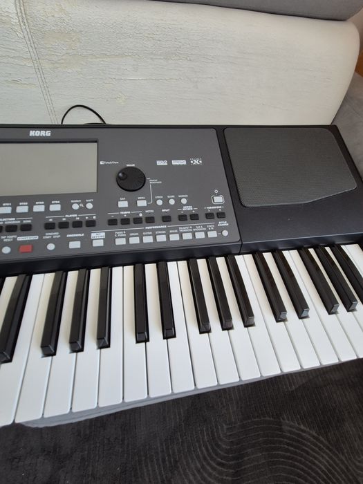 Keyboard Korg Pa600