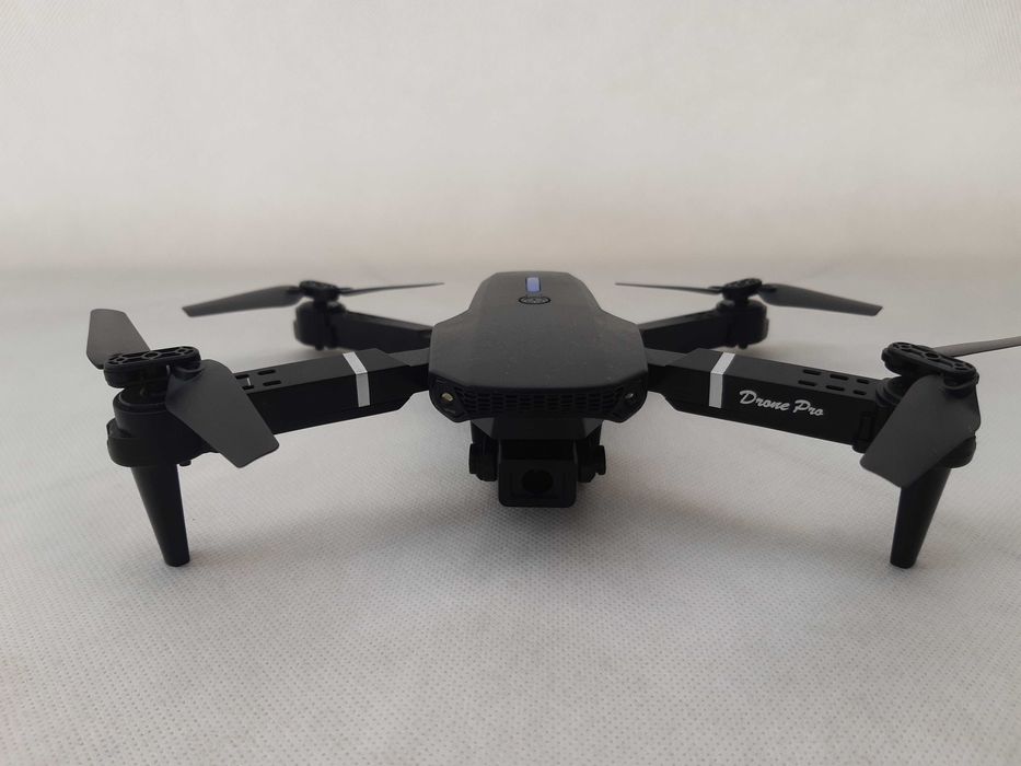 Dron zdalnie sterowany