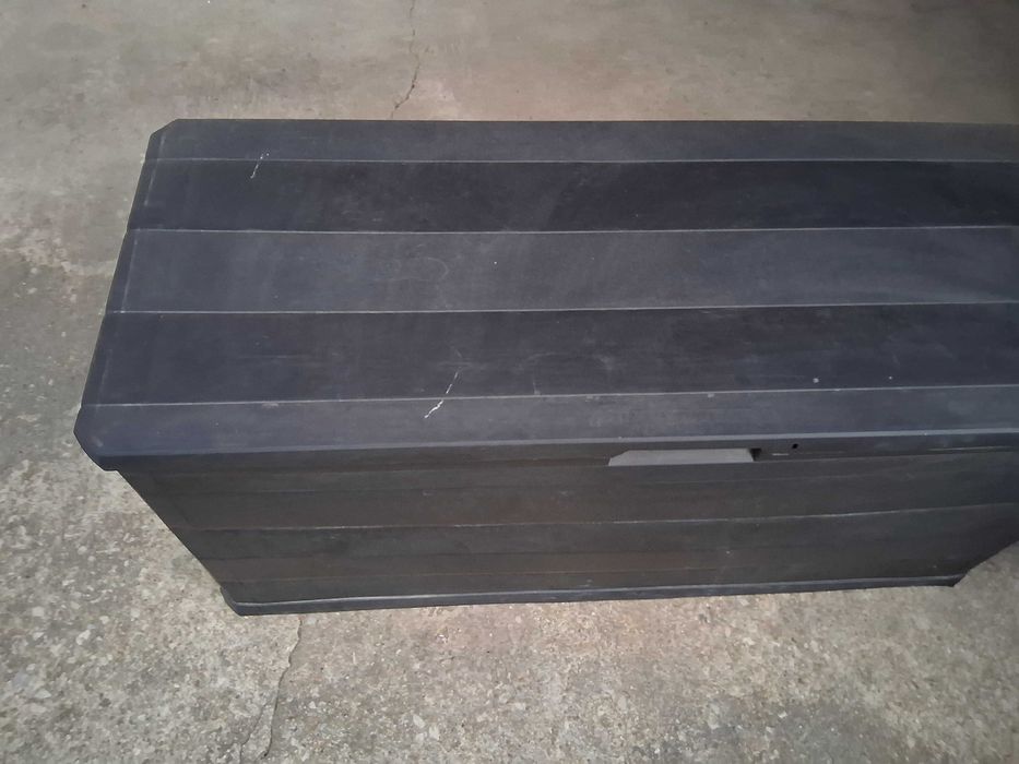 Bau em plastico de exterior