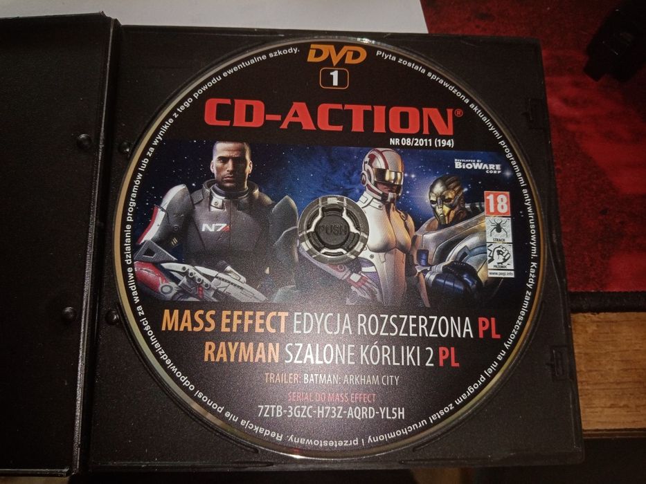 CD-ACTION 08/2011 #194 - Mass Effect Ed Roz, Rayman Szalone Kórliki 2