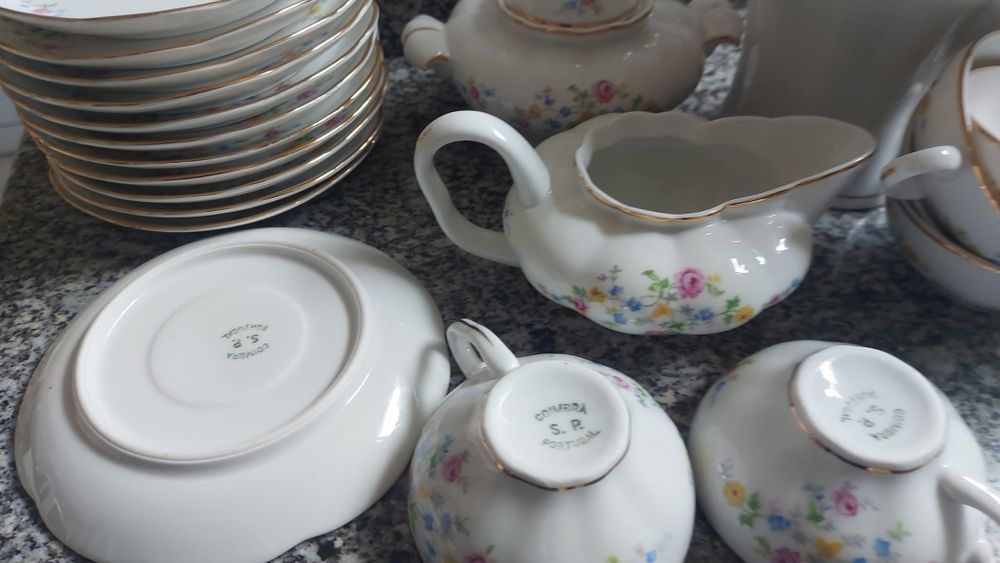 Serviço de chá em porcelana