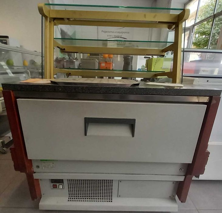 Vitrine de Exposição Jordão