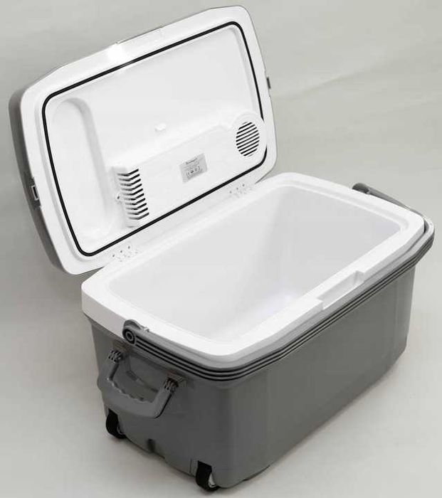 "Berlinger 50L: Twoja Turystyczna Lodówka 12/230V!"