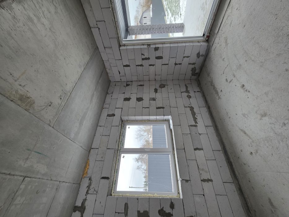 Приватний будинок з великою ділянкою, є газ,  15 хв до Києва