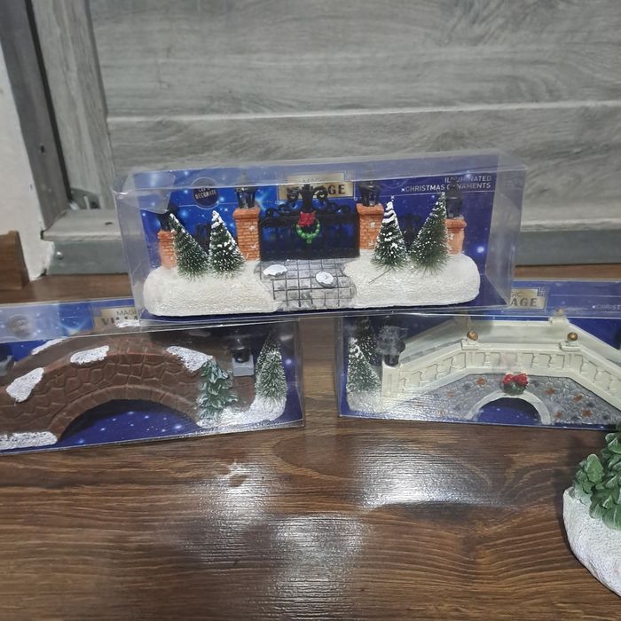 Новорічна карусель музична Magic Village інсталяція декор