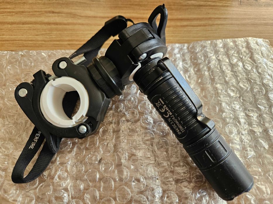 uchwyt do latarki lampki rowerowej rower hulajnoga obrotowy 360