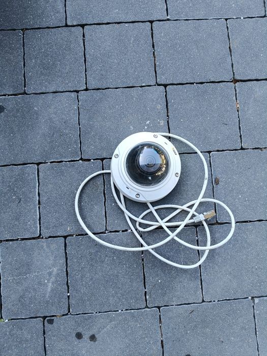 Kamera Axis  kopułowa