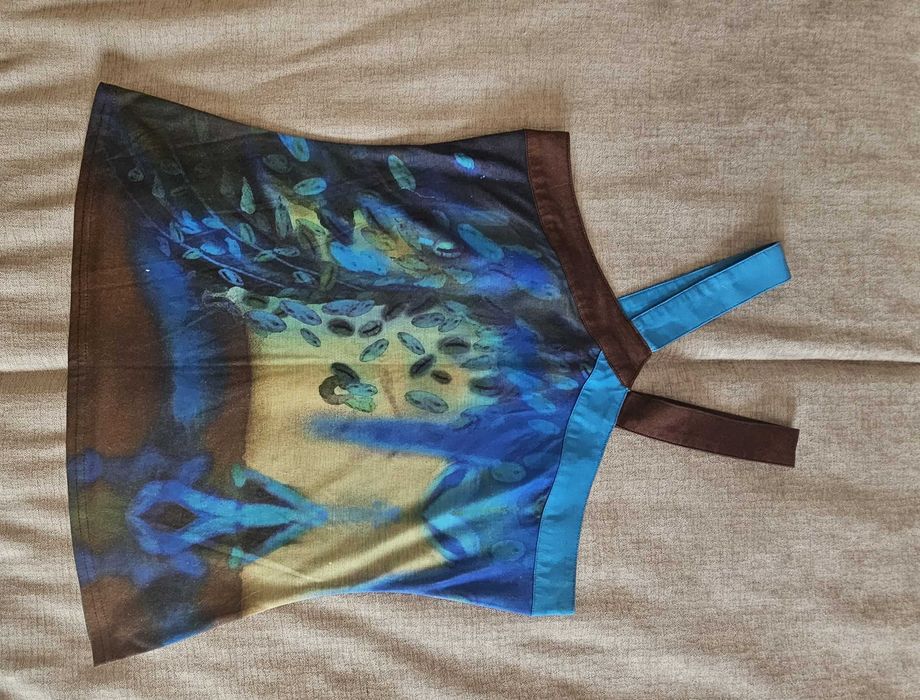 T-Shirt sem costas e sem mangas