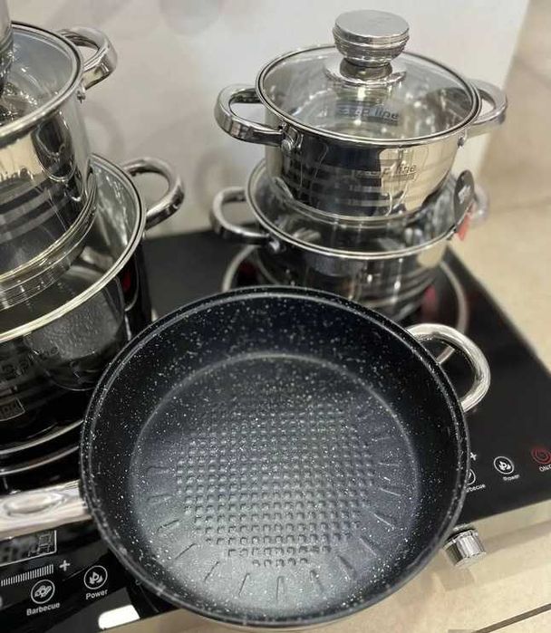 Набор кастрюль на 12 предметов пищевая нержавеющая и сковорода