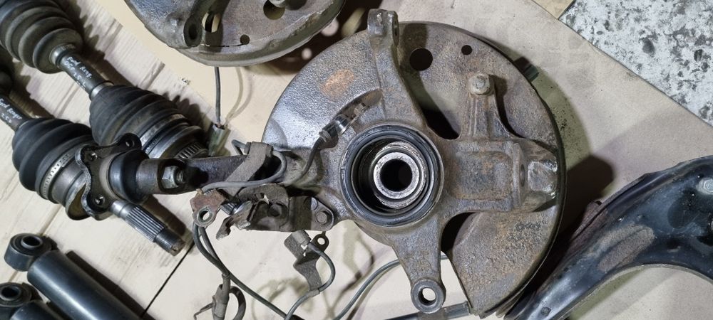 Цапфа поворотный кулак Ford Ranger 2.5 Mazda BT 98-11 Форд Ренжер