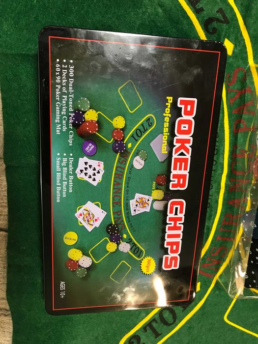 Набір для покеру/покерный набор/ 300 фішек з номіналом/