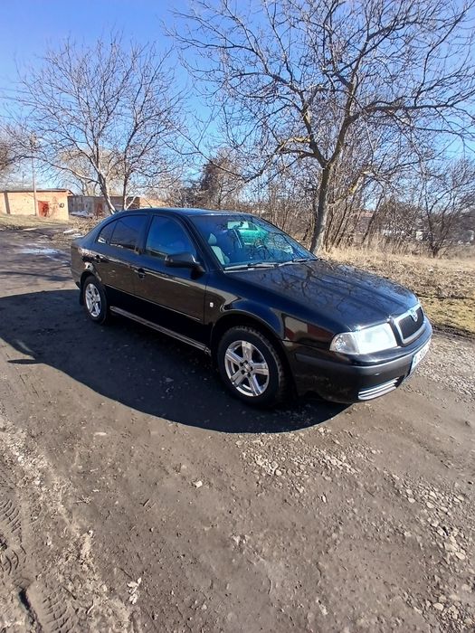 Шкода Октавія тур 1.6 газ.бенз