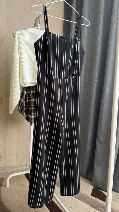 Комбінезон з пояском до талії, розмір S-M, 200 грн