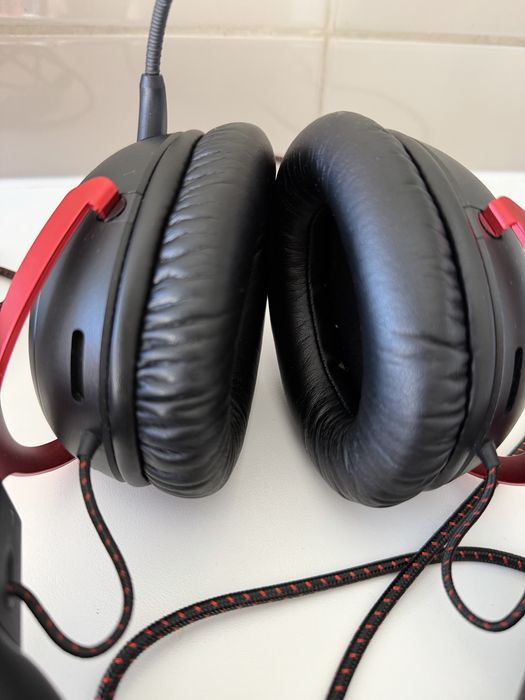Headset Gaming HyperX Cloud III – Como Novo
