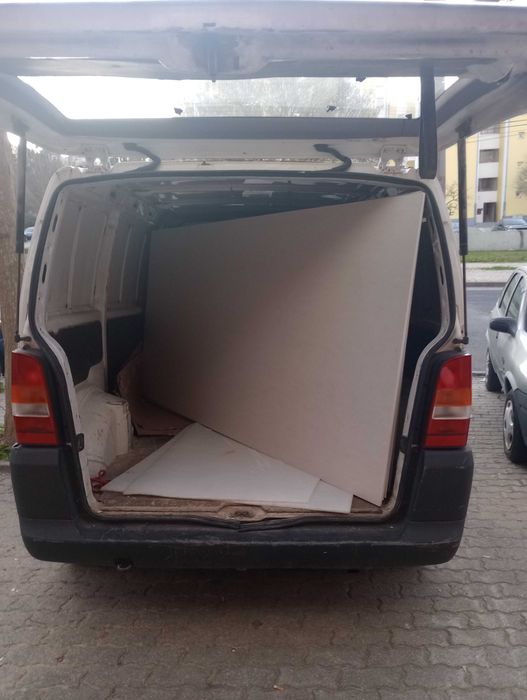 Serviço fretes e transportes urgentes em geral