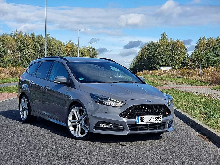 Ford Focus *ST*Bi Xenon*Navi *Kamera* Grz.Fotele * Grz.Kierownica * Alufelgi 19'*