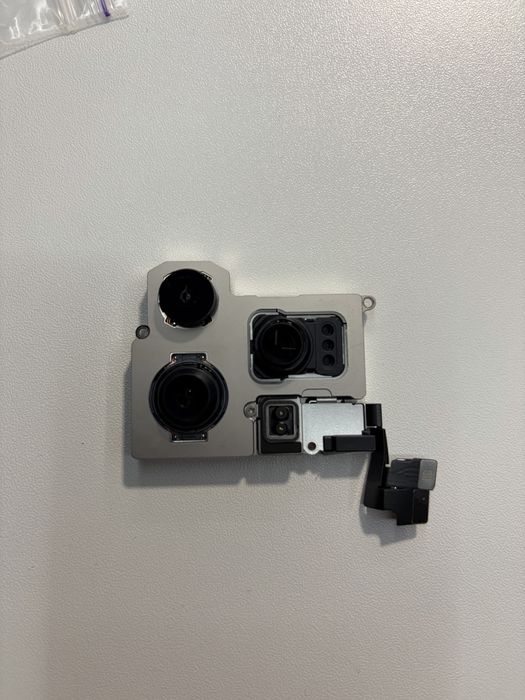 Основний модуль камери iPhone 16 Pro Max
