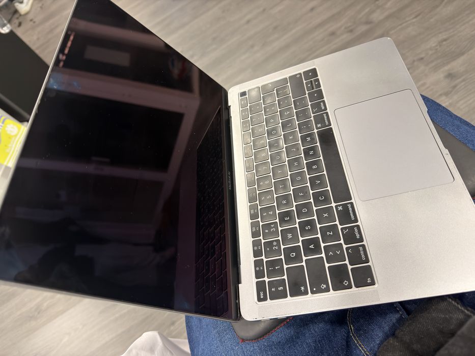 Vendo 2 Notebook Apple.