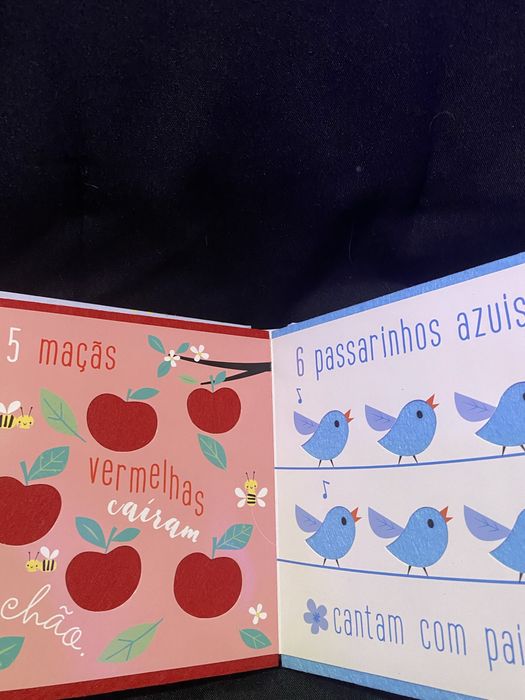 Livro “Cores e Números” - cartonado e com texturas