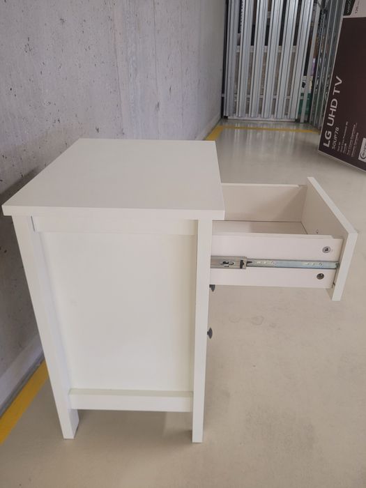 Szafka nocna biała 3 szuflady