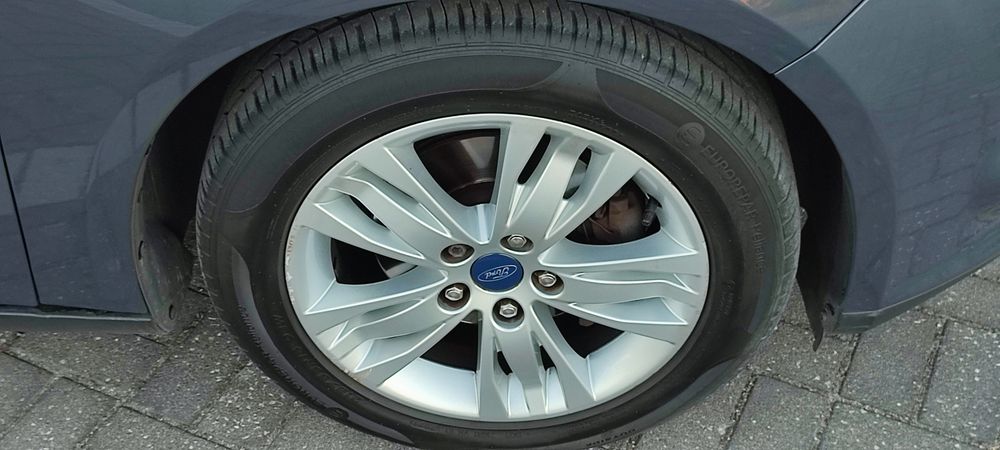 Ford Focus  1.6 Tdci 148€Mês  GARANTIA 18Meses Troco