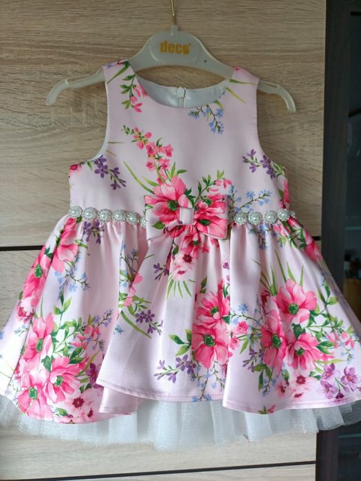 Nowa piękna elegancka sukienka tiul 80-86