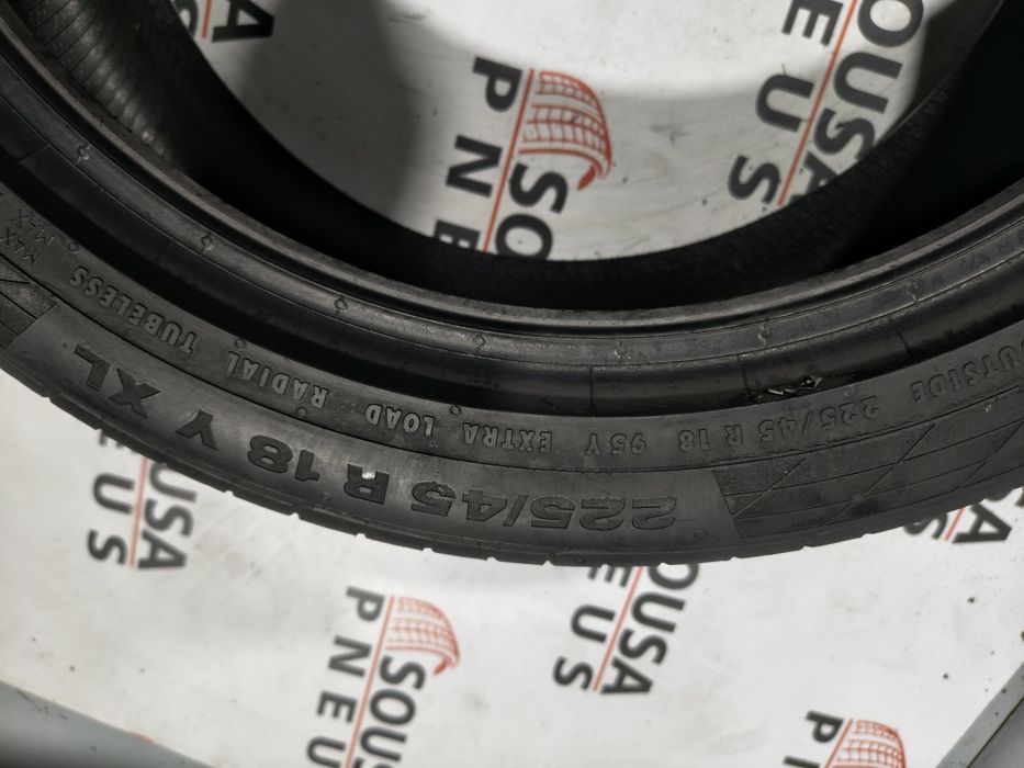 2 pneus semi novos 225-45R18 Continental - Oferta dos Portes