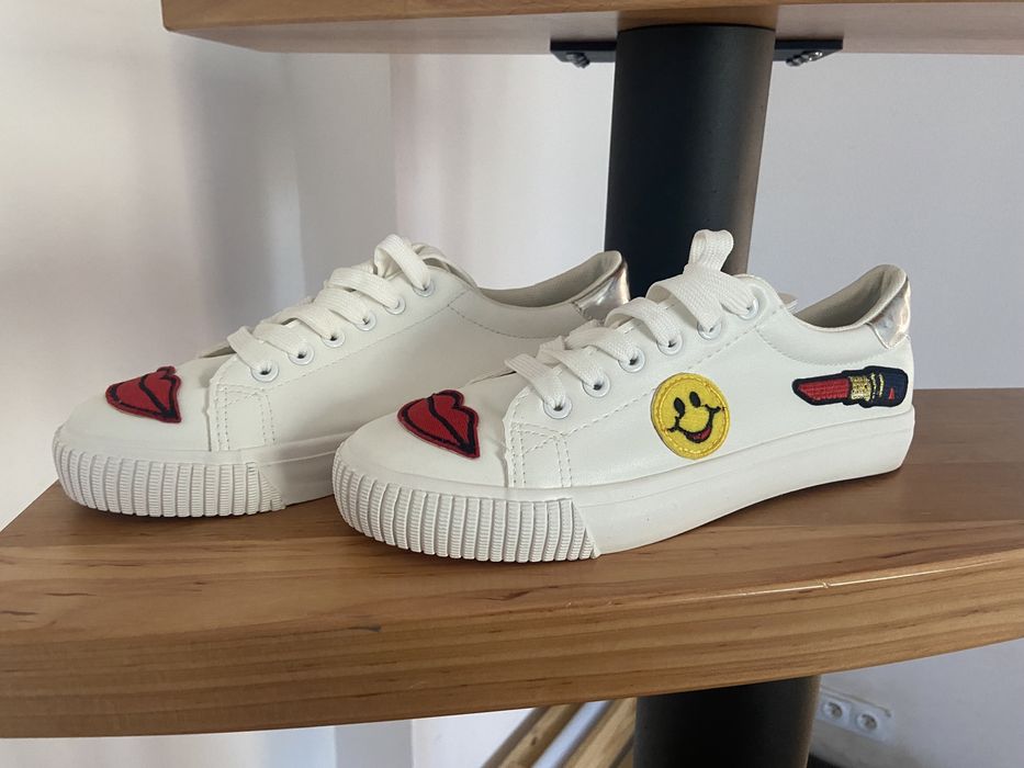 Nowe buty, ozdabiane