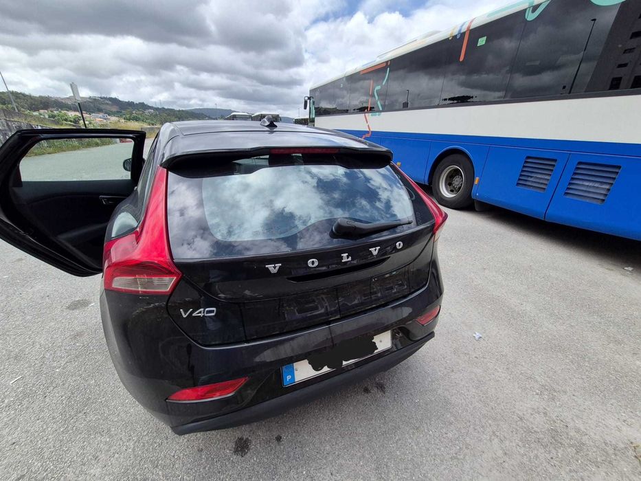 Volvo V40 D2 120 cv | 2016 | 162.000 km | Bom estado geral