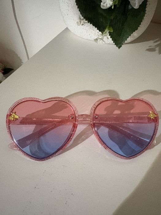 Urocze brokatowe okulary w kształcie serc