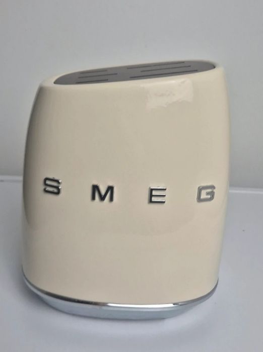 Conjunto de facas Smeg com Bloco Beje NOVO