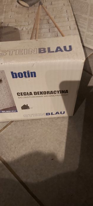 Biała cegła dekoracyjna