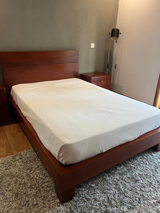 Mobília de quarto em madeira