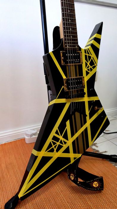 Guitarra Eléctrica Dean Explorer (Dave Mustaine Megadeth signature)