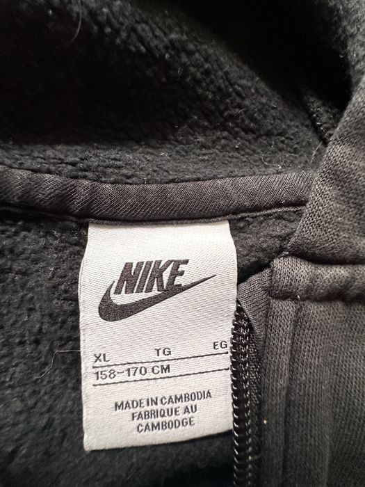 Nike bluza z kapturem z nadrukiem czarna