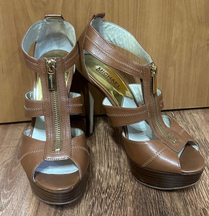 Brązowe miodowe boho skóra sandały obcas szpilka koturna Michael Kors