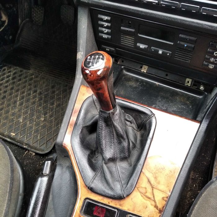 Панель торпеда бмв е39 повний комплект